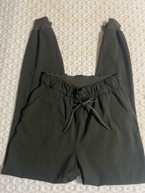 Lululemon stretch high rise jogger! Olive color size 4!